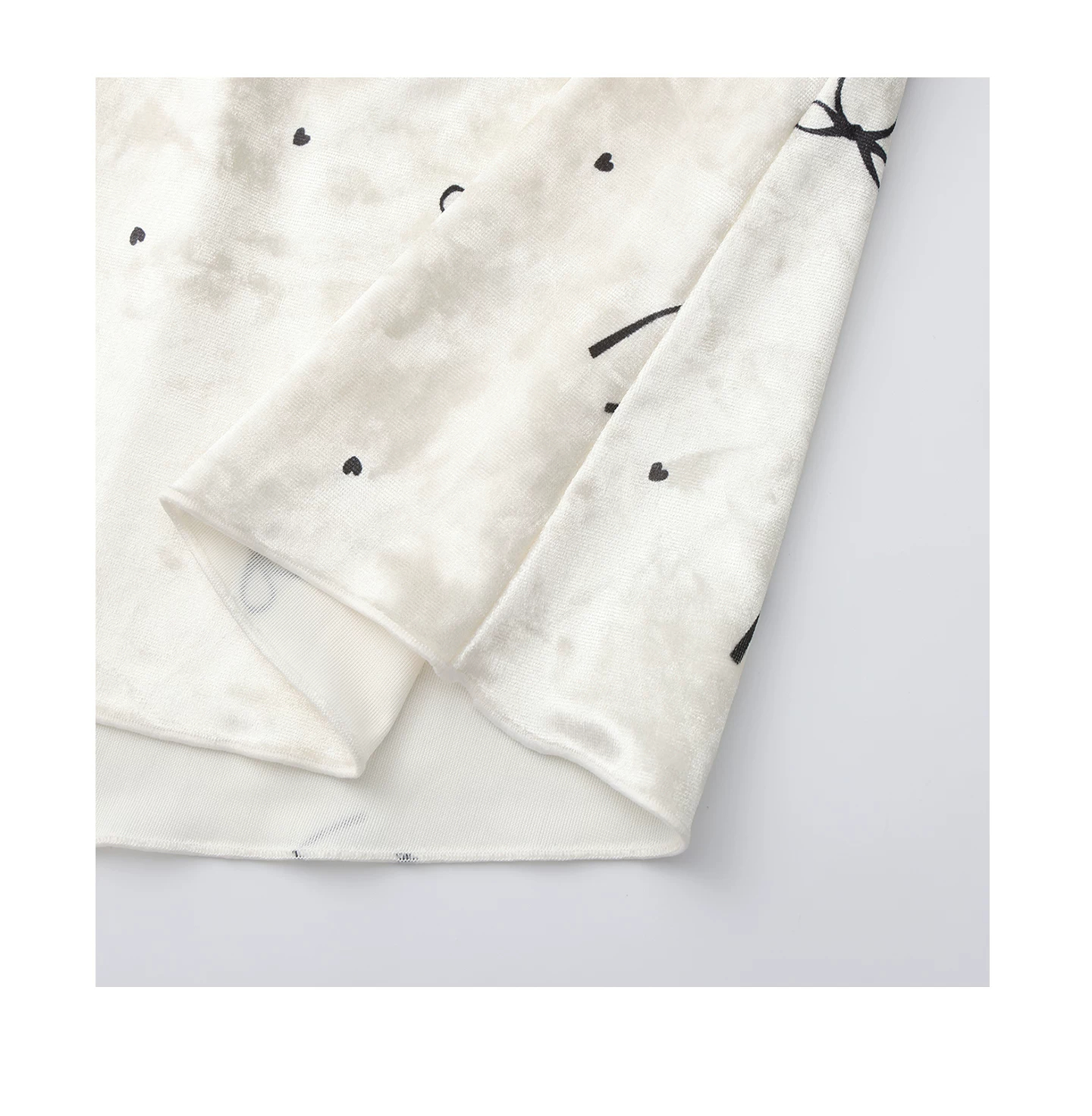 Velvet hem detail
